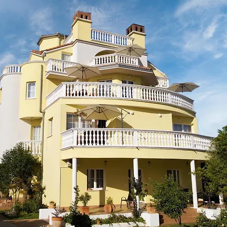 Captain's House *